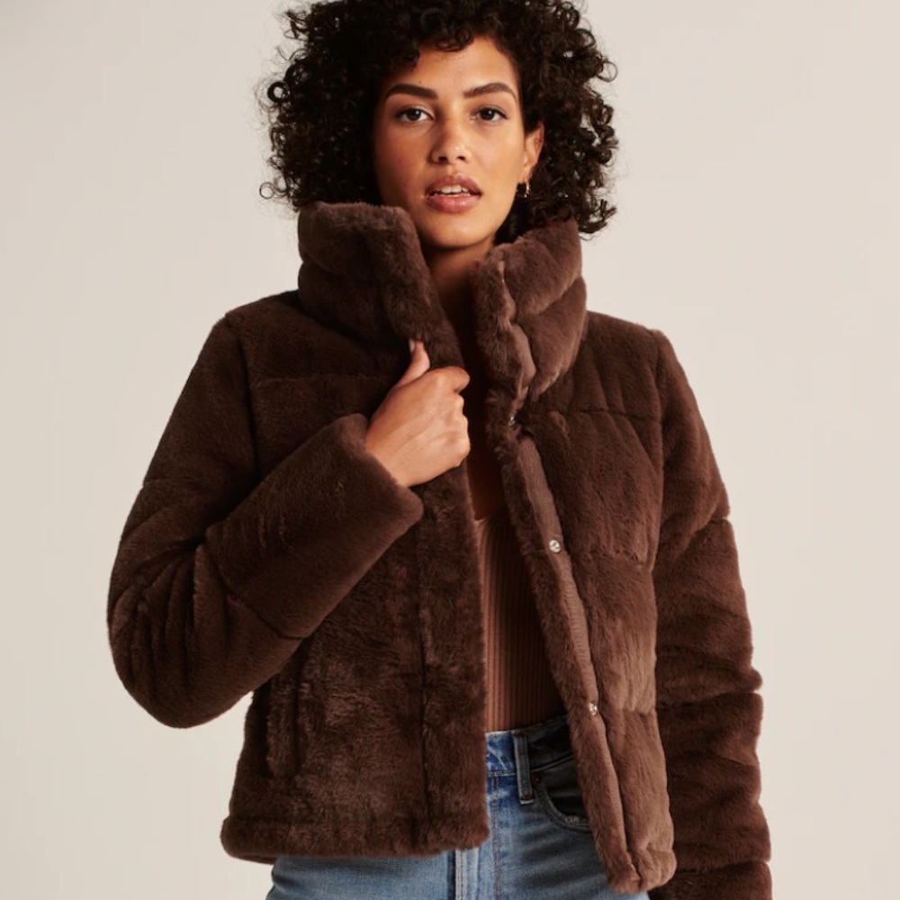 Cropped faux fur jacket